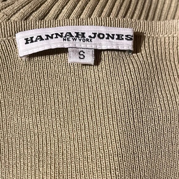 Hannah Jones New York 60'S Cropped Green Knit Top with Wood Accents - Picture 7 of 10